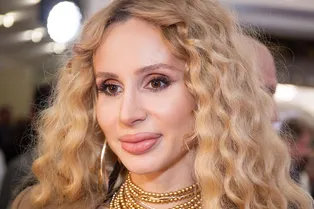«Прекрасный девичник!»: Светлана Лобода показала маму и обеих дочерей «Прекрасный девичник!»: Светлана Лобода показала маму и обеих дочерей