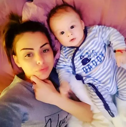 Евгения Ноур добилась алиментов на сына