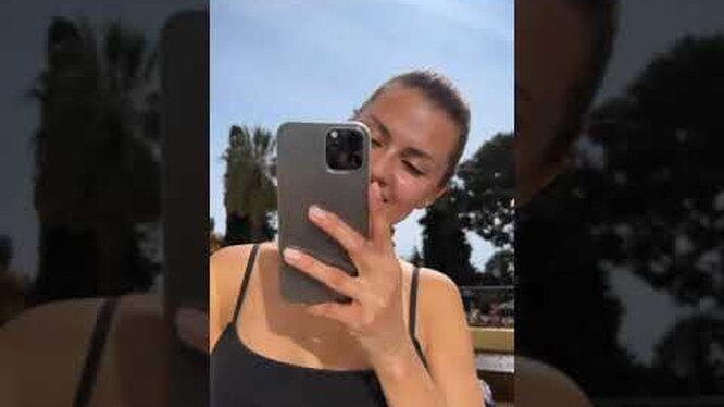 «Я надела любимые трусы для загара»: Виктория Боня позировала на шезлонге