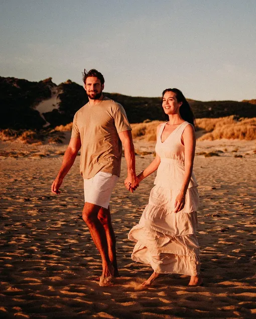 Шон Хэмпсон и Меган Гейл поженились на Фиджи