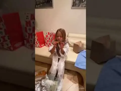 Нажми и смотри
