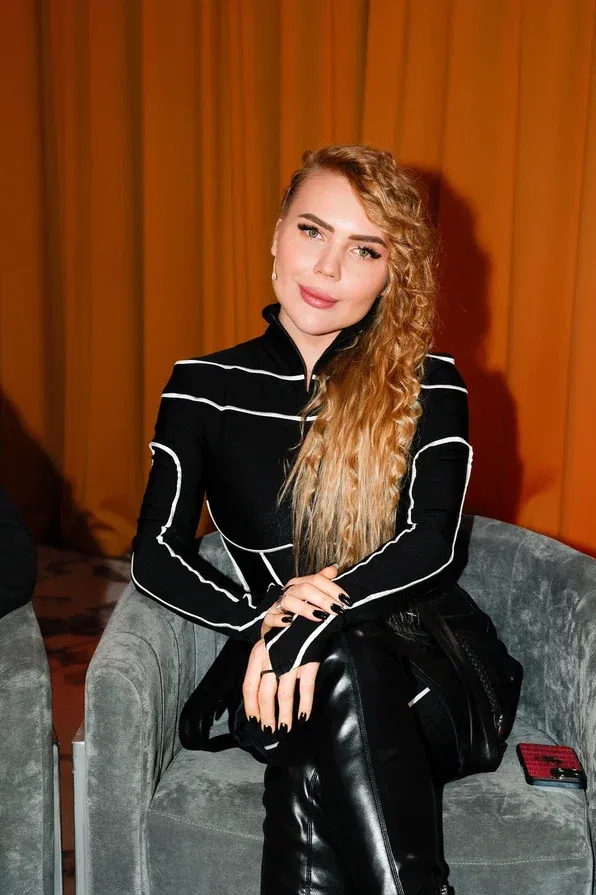 Алена Жигалова, Саша Стоун, Катя IOWA и другие звезды на предновогоднем ...