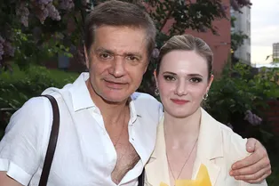 «Ксюша родила»: актер сериала «Ликвидация» Константин Лавроненко признался, что впервые стал дедом «Ксюша родила»: актер сериала «Ликвидация» Константин Лавроненко признался, что впервые стал дедом