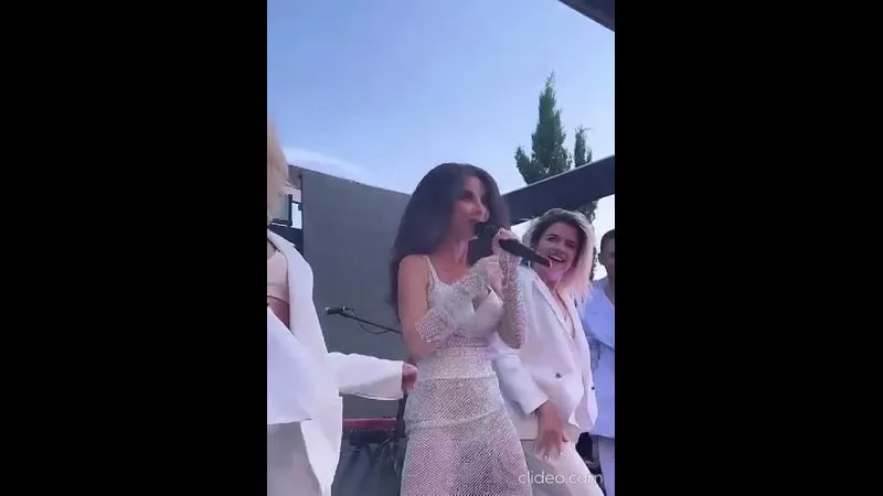 Нажми и смотри