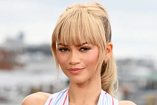 Зендея показала челку-шторку на премьере фильма «Претенденты» Зендея показала челку-шторку на премьере фильма «Претенденты»