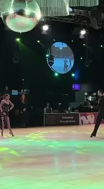 Нажми и смотри