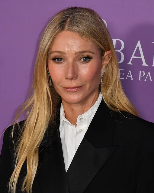 Так выглядит простой и чистый блонд без лишних деталей Так выглядит простой и чистый блонд без лишних деталей