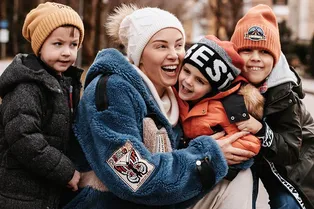 «Нам делают скидку»: жена Диброва платит за обучение сыновей 450 тысяч в месяц