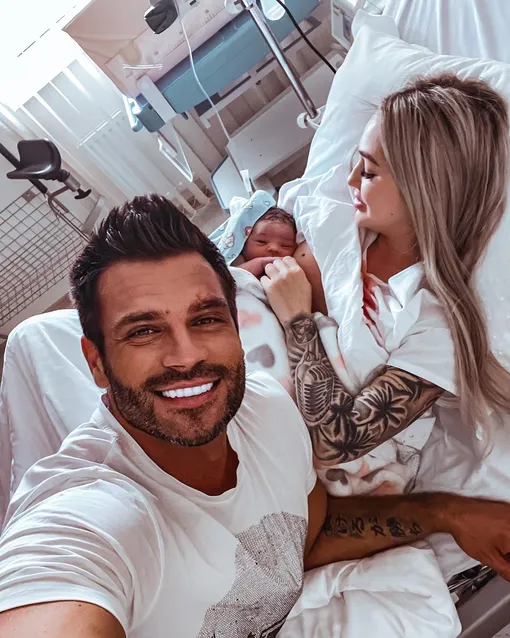 Виктория Цатурян и Руслан Мацьолек с сыном Миланом Виктория Цатурян и Руслан Мацьолек с сыном Миланом