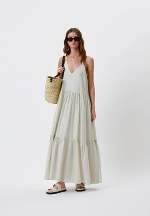 Сарафан Massimo Dutti, 11900 руб. Сарафан Massimo Dutti, 11900 руб.
