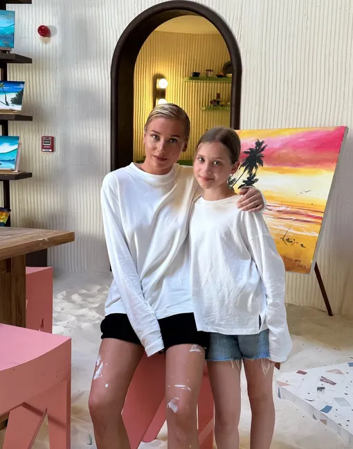 Кристина Асмус с дочерью Анастасией