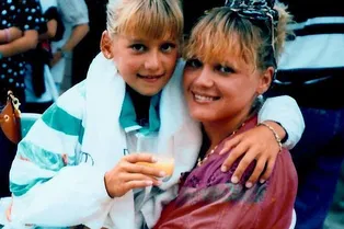 Анна Курникова помирилась с мамой и показала трогательное ретрофото