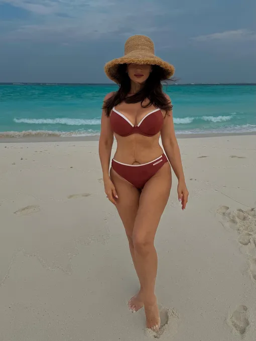 Анфиса Чехова снялась в бикини Анфиса Чехова снялась в бикини