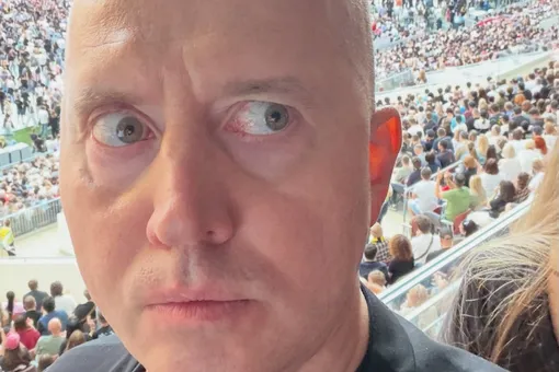 «Я закрыл тренд»: Сергей Бурунов побывал на грандиозном концерте группы «Кино» в «Лужниках» «Я закрыл тренд»: Сергей Бурунов побывал на грандиозном концерте группы «Кино» в «Лужниках»