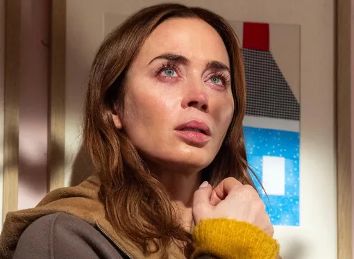 Эмили Блант в фильме «День разоблачения» Эмили Блант в фильме «День разоблачения»