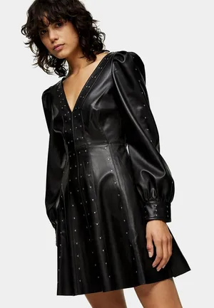 Кожаное платье с заклепками, Topshop, 6229 руб. Кожаное платье с заклепками, Topshop, 6229 руб.