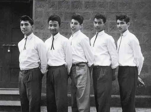 С юных лет Фредди Меркьюри писал песни С юных лет Фредди Меркьюри писал песни