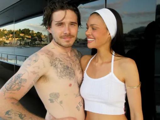 Бруклин Бекхэм отдыхает с Николой Пельтц