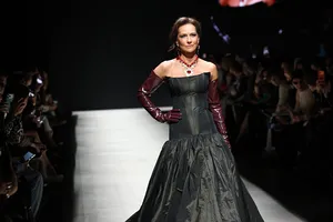 Елена Север впервые вышла на подиум на Московской неделе моды Елена Север впервые вышла на подиум на Московской неделе моды