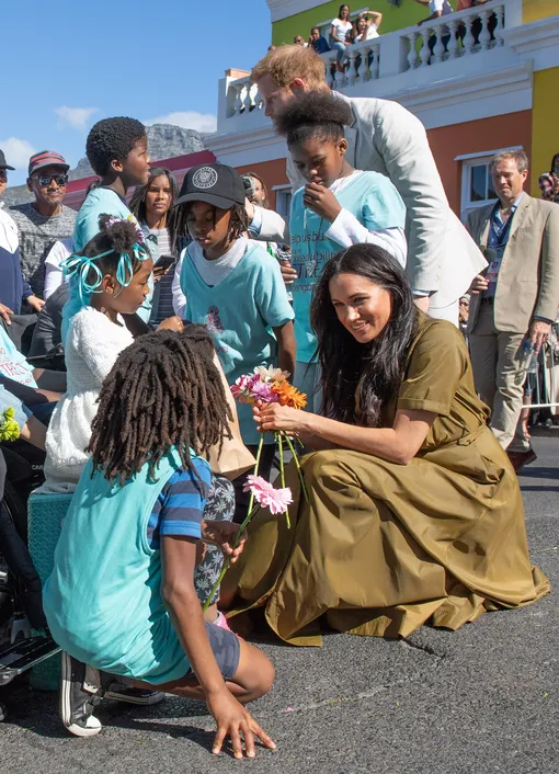 Меган и Гарри тепло общались с местными жителями