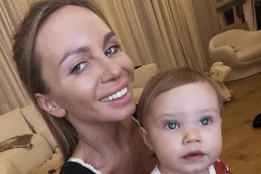 Возлюбленная Андрея Аршавина снялась у него на руках и показала лицо их годовалой дочери Возлюбленная Андрея Аршавина снялась у него на руках и показала лицо их годовалой дочери