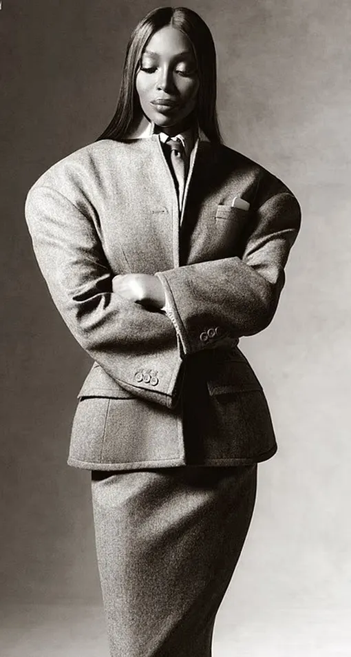 Наоми Кэмпбелл примерила стильные образы Наоми Кэмпбелл примерила стильные образы