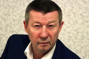 «Две мины прилетело»: актер сериала «Глухарь» и певец русского шансона Олег Протасов рассказал, как получил ранение «Две мины прилетело»: актер сериала «Глухарь» и певец русского шансона Олег Протасов рассказал, как получил ранение