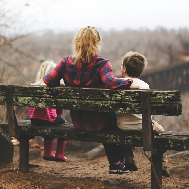 «Усидеть на нескольких стульях»: многодетная мама рассказала, как совмещать карьеру и семью