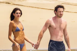 Кайя Гербер в крошечном бикини на отдыхе с бойфрендом в Мексике сняли папарацци