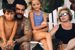 «Так формируется характер»: мама Тимати рассказала о тяготах внука в лагере для мальчиков «Так формируется характер»: мама Тимати рассказала о тяготах внука в лагере для мальчиков