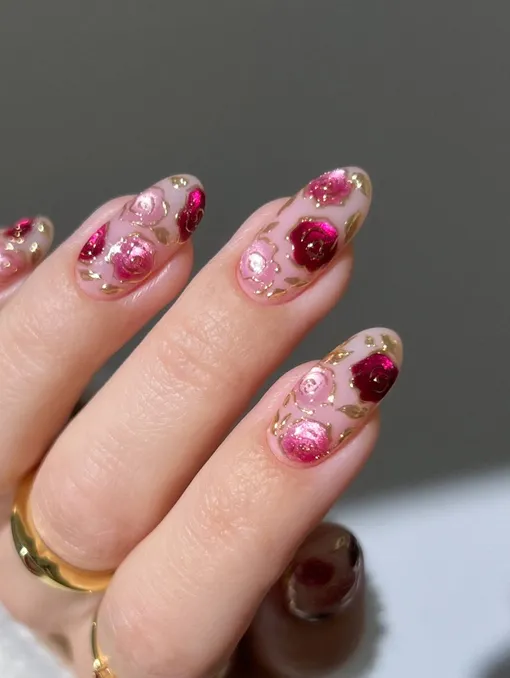 маникюр glass pink roses