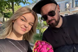 «Я сталкиваюсь с хейтом»: 18-летняя жена режиссера Марка Горобца рассказала о сложностях после свадьбы «Я сталкиваюсь с хейтом»: 18-летняя жена режиссера Марка Горобца рассказала о сложностях после свадьбы