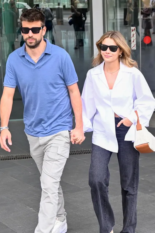 Жерар Пике перестал скрывать роман с Кларой в январе 2023 года Жерар Пике перестал скрывать роман с Кларой в январе 2023 года