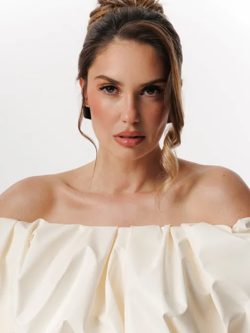 Агата Муцениеце отмечает день рождения