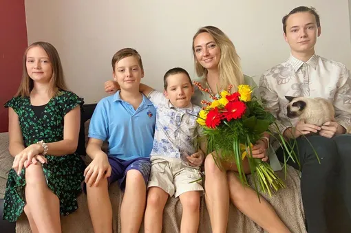 Светлана Малькова с детьми Светлана Малькова с детьми