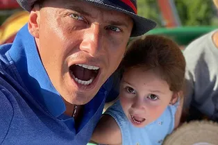 «Сладкая девочка!»: 4-летняя дочь Павла Прилучного очаровала фанатов «Сладкая девочка!»: 4-летняя дочь Павла Прилучного очаровала фанатов