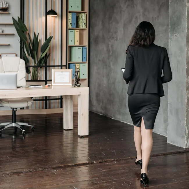 Деловой стиль и женственность: 6 советов стилиста