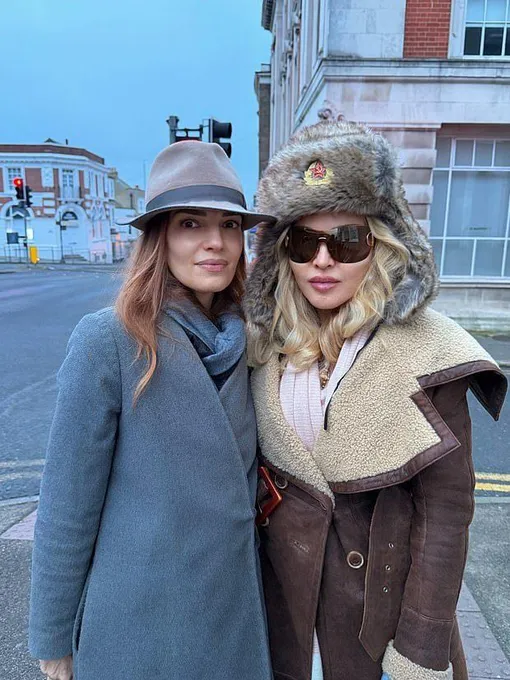 Мадонна поддержала художников в Великобритании