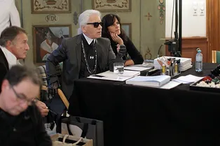 Chanel представил закулисное видео показа Métiers d'Art Chanel представил закулисное видео показа Métiers d'Art