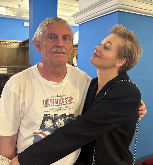 Кристина Асмус поблагодарила отца за пример Кристина Асмус поблагодарила отца за пример