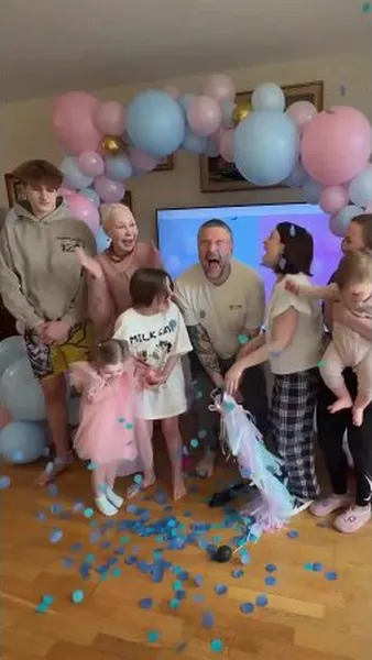 Нажми и смотри