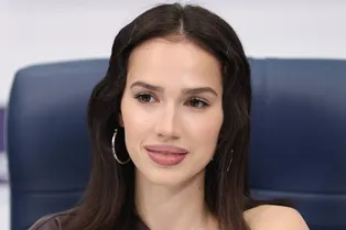 «Чувствовала, как сильно вы скучали»: Алина Загитова объявила о возвращении на «Ледниковый период» в качестве ведущей «Чувствовала, как сильно вы скучали»: Алина Загитова объявила о возвращении на «Ледниковый период» в качестве ведущей