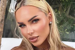 «Я не беременна»: Ханна показала фигуру в нижнем белье «Я не беременна»: Ханна показала фигуру в нижнем белье