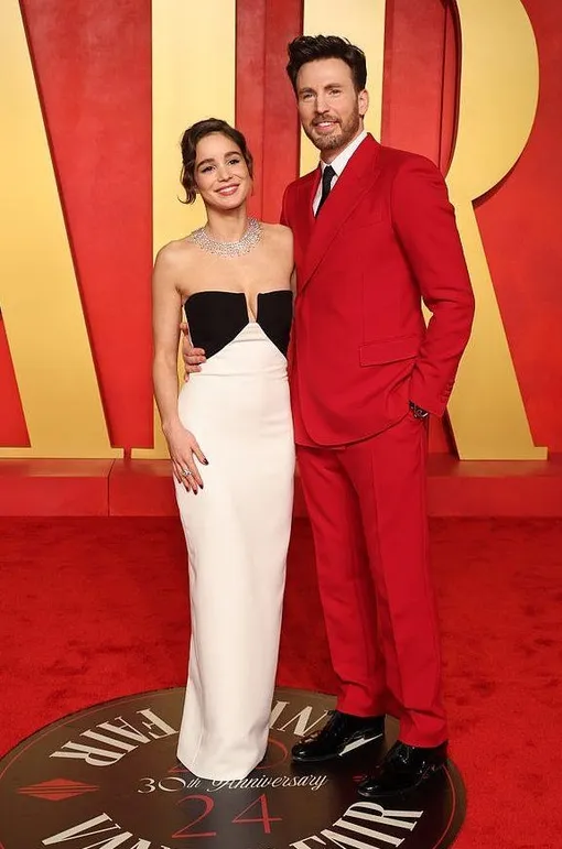 Крис Эванс и Альба Баптиста два года счастливы в браке Крис Эванс и Альба Баптиста два года счастливы в браке