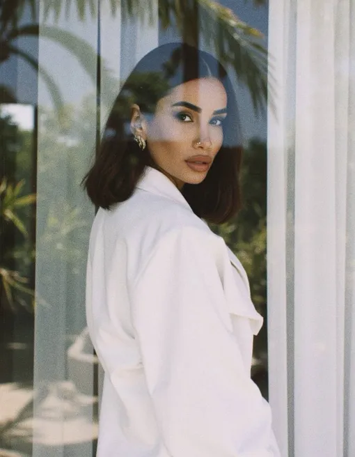 Айзу возмутило поведение Ларисы Долиной