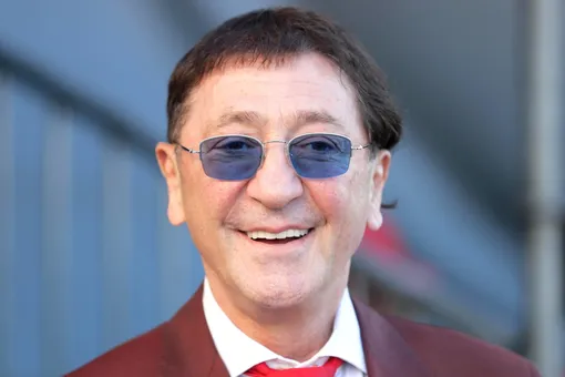 «Время с семьей — бесценно»: Григорий Лепс собрал за одним столом всех своих детей, зятя и внука «Время с семьей — бесценно»: Григорий Лепс собрал за одним столом всех своих детей, зятя и внука