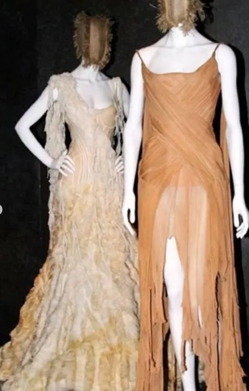 Ким Кардашьян показала два изысканных наряда