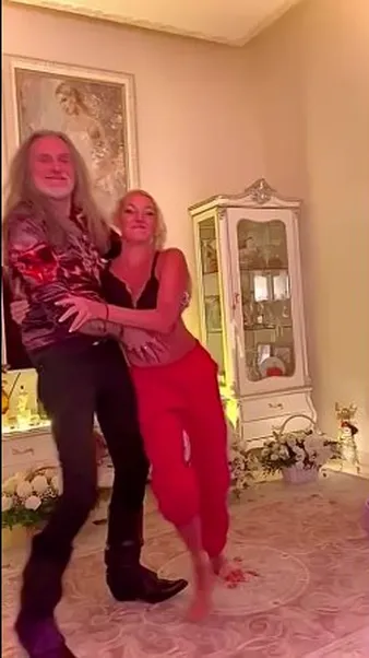 Нажми и смотри