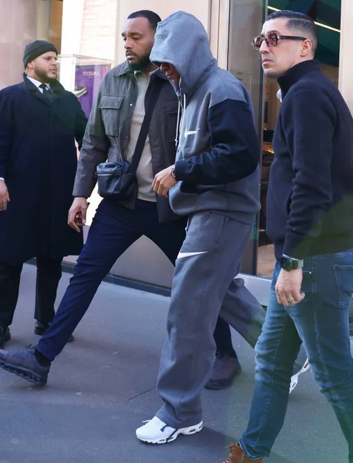 Килиан Мбаппе в Париже Килиан Мбаппе в Париже