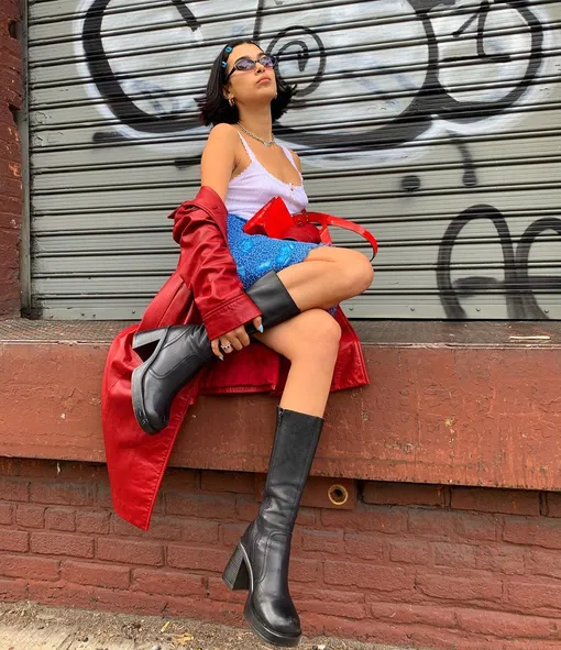 Эрика Кикнадзе приняла сексуальную позу